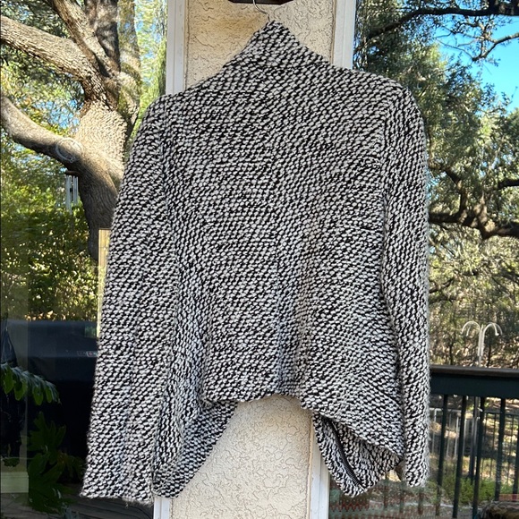 Blank NYC Black and White Teddy Jacket - Picture 4 of 6